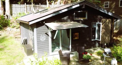 Snugglers Cottage - Snug Cove - Bowen Island