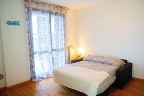 1 bedroom, WiFi, bed sheets, wheelchair access - Cozy studio apartment in Rome near metro, highway and Unicamillus University (Lazio)