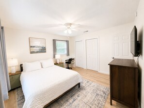 4 bedrooms, WiFi, bed sheets