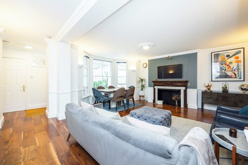 Private Garden Entire Town House in Earl's Court