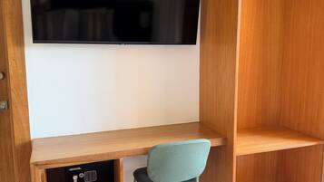 Comfort Room, Balcony, Partial Sea View | Interior