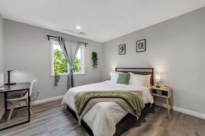 Escrivaninha, ferros/tábuas de passar roupa, Wi-Fi