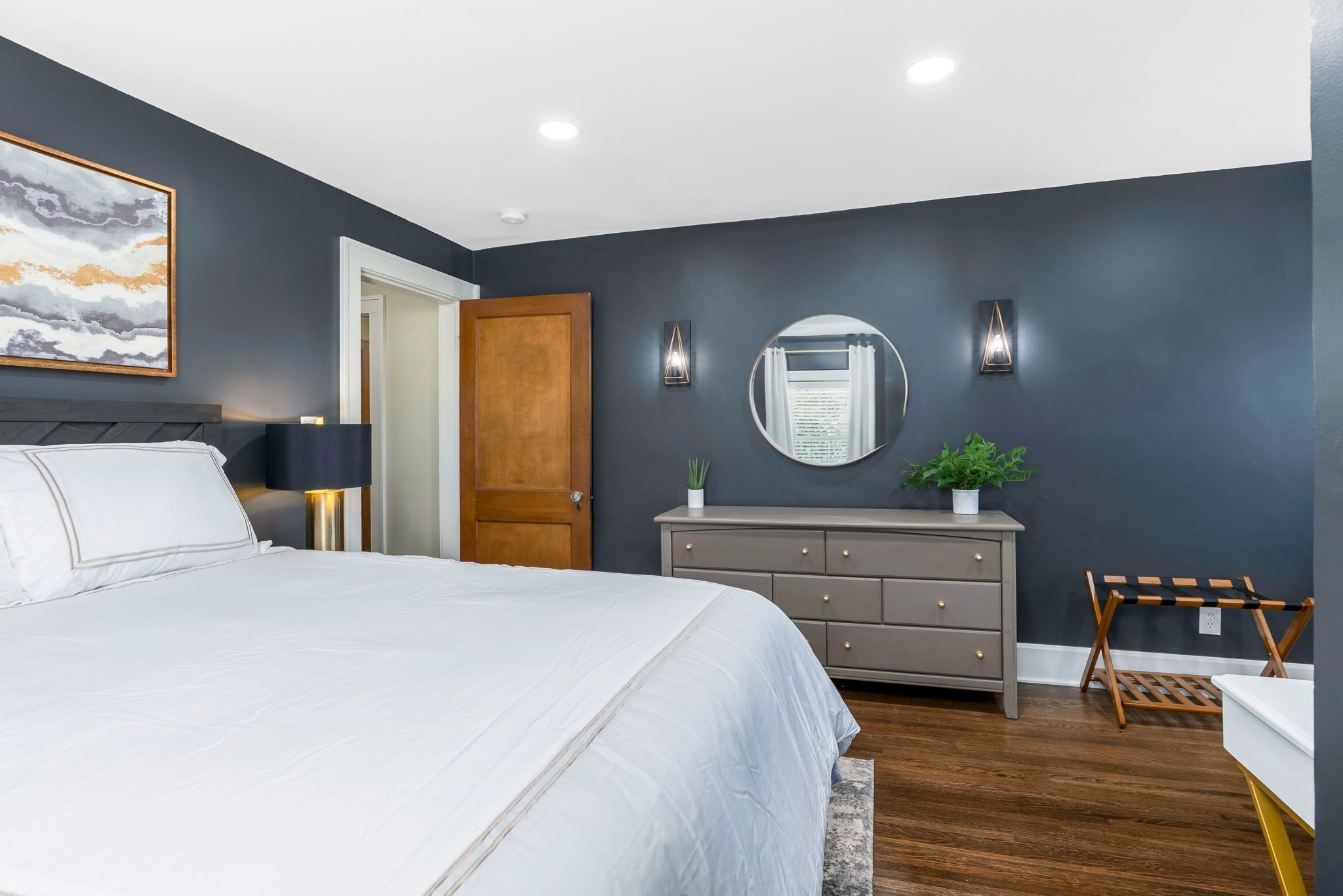 1 slaapkamer, een strijkplank/strijkijzer, internet, beddengoed