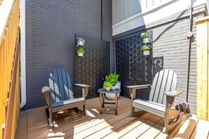 Terrace/patio - Remodeled second-floor home in Columbus' central Clintonville - close to it all! (Columbus)