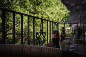 غرفة سوبيريور مزدوجة - بشرفة - بمنظر للنهر | المنطقة المحيطة بالمنشأة