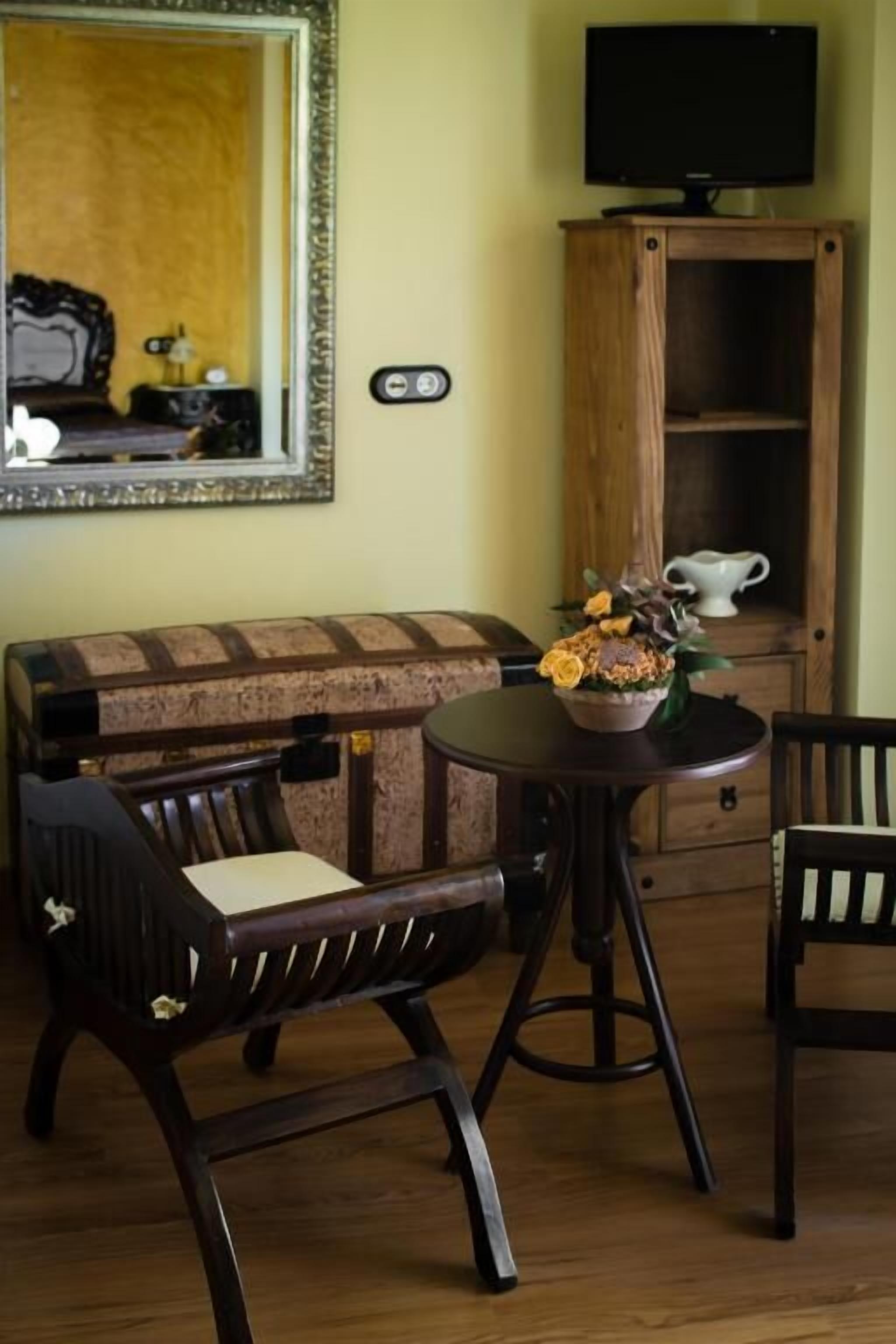 Superior tweepersoonskamer, balkon, uitzicht op rivier | Interieur