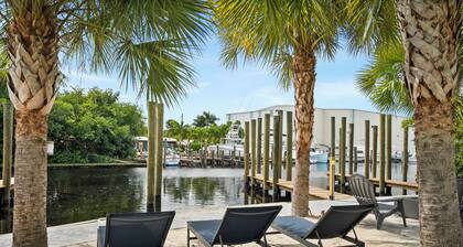 7 bedroom waterfront home! Dock slip included &Paddleboards, Kayaks, Firepits