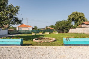 Property grounds - Villa Augusta is a family-friendly eco-farmhouse with organic garden (Pchelnik)