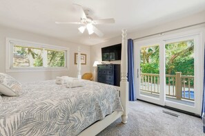 4 bedrooms, iron/ironing board, WiFi, bed sheets - Walk to Beach, Private Pool Onsite Sleeps 12 (Hilton Head Island)