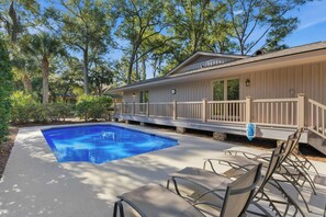 Pool - Walk to Beach, Private Pool Onsite Sleeps 12 (Hilton Head Island)