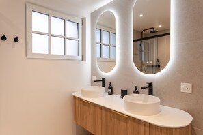 Hair dryer, towels - Villa Mariella - Parking Privé (Dinard)