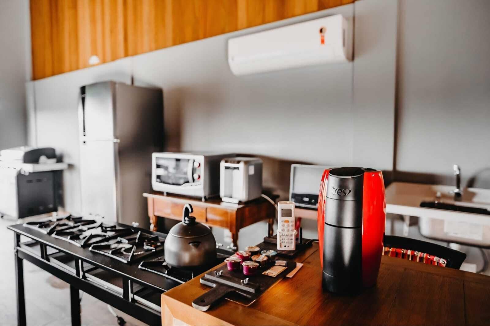Quarto luxo, sacada, vista para o jardim | Cozinha privada