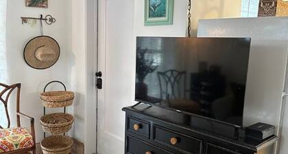 Beautiful 1-bedroom apartment with AC in charming Sebring