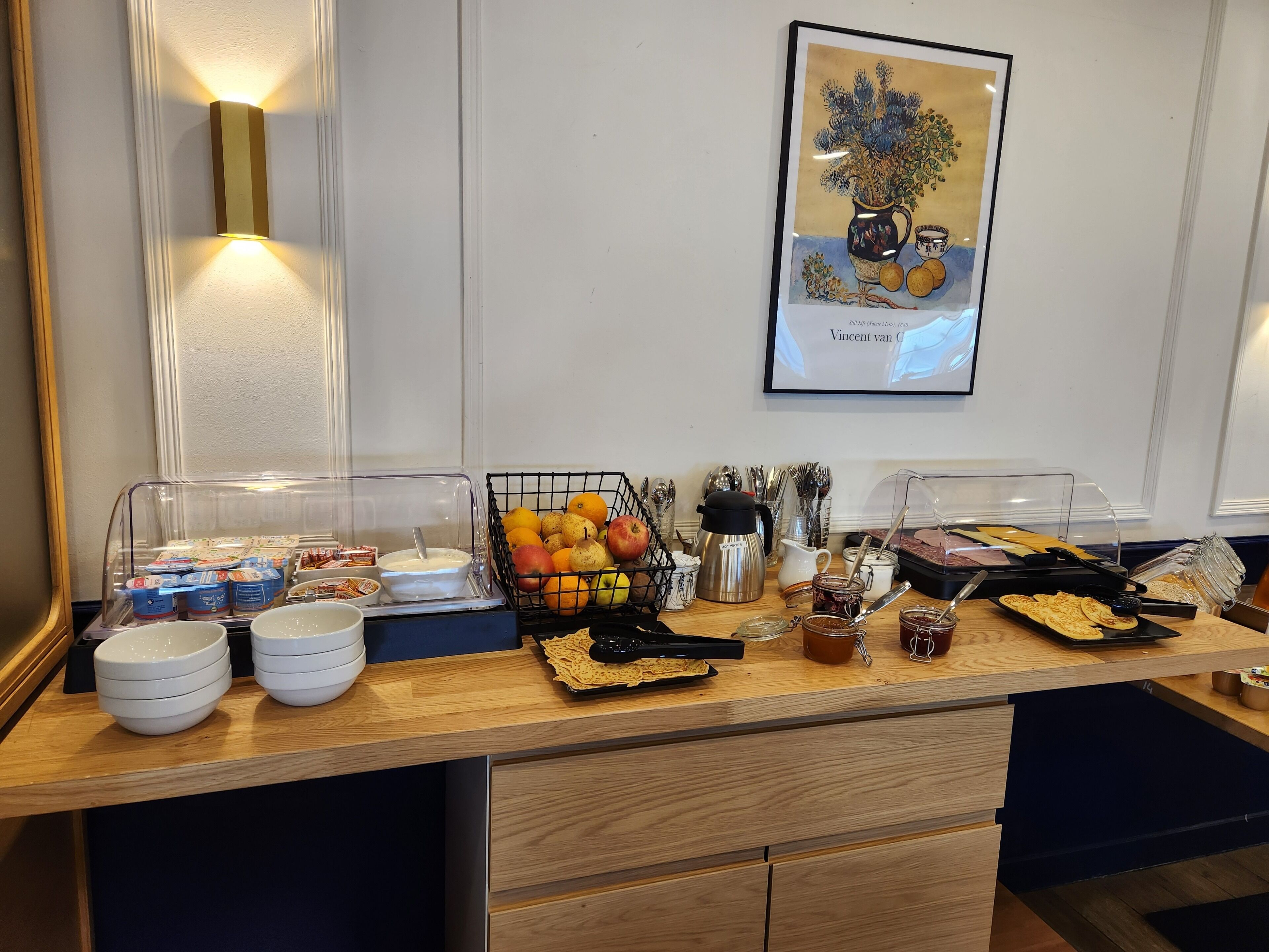 Déjeuner et dîner servis sur place