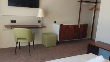 Coffres-forts dans les chambres, bureau, Wi-Fi gratuit