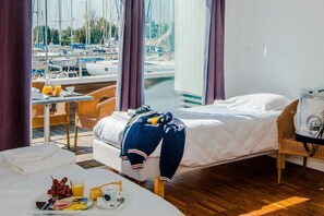 Caja de seguridad en la habitación, escritorio y wifi gratis 