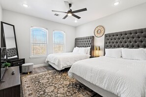 4 camere, una scrivania, ferro/asse da stiro, Wi-Fi gratuito