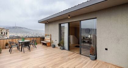 Spacious City-View Home in Tbilisi Terrace & BBQ