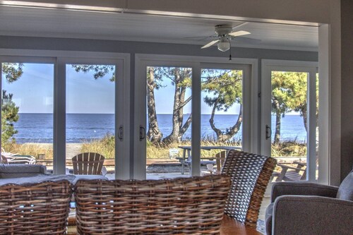 Pet-Friendly Bayfront Cottage | Serene Views, Wildlife, and Coastal Charm