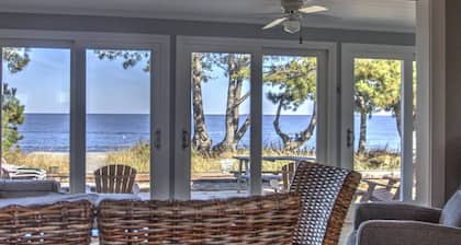 Pet-Friendly Bayfront Cottage | Serene Views, Wildlife, and Coastal Charm