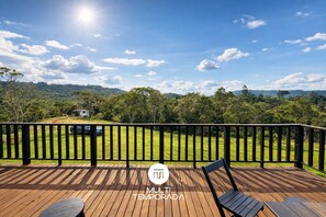 デラックス シャレー ジェットバス マウンテンビュー | テラス / パティオ