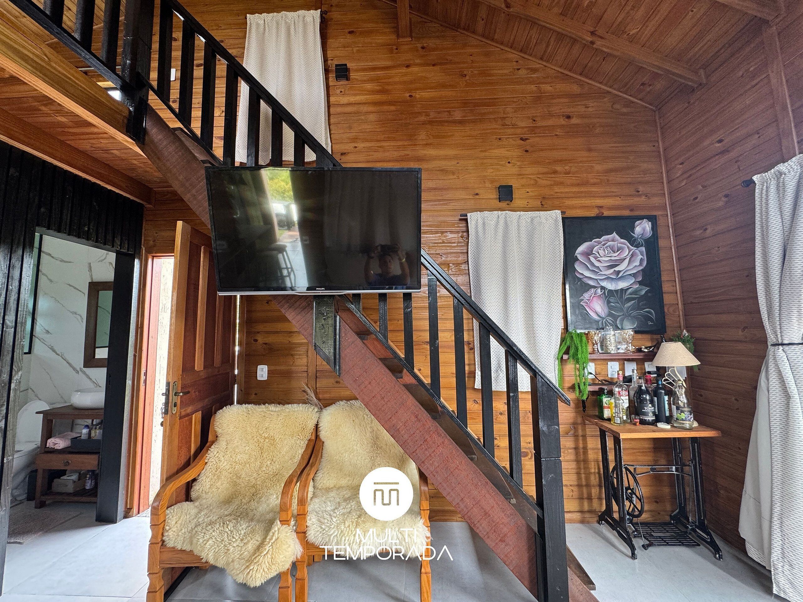 Deluxe Chalet, Jetted Tub, Mountain View | Television