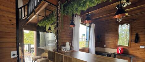 Deluxe Chalet, Jetted Tub, Mountain View | Interior