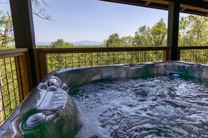 Outdoor spa tub - Eagles Roost: Stunning Smoky Mountain Views - 2BR/2BA Cabin Retreat, Pool (Sevierville)