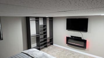 1 soverom, strykejern/-brett, reiseseng for barn og wi-fi