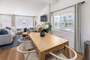 Dining - Modern Coastal Duo w Game Room & Outdoor Dining (San Diego)