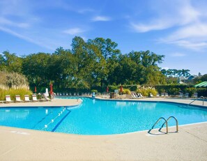 Pool - 909 Cutter Court – Modern Coastal Retreat Near Harbor Town Marina (Hilton Head Island)
