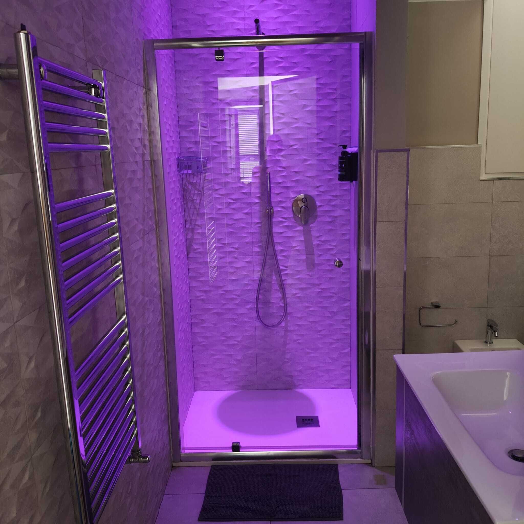 Doccia, asciugacapelli, bidet, asciugamani