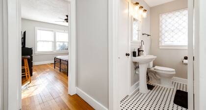 5BR Home Near Airport, Expo, Downtown Sleeps 12