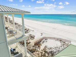 On the beach - Gulf Front Home with Private Pool, In-Home Elevator and Movie Theatre (Miramar Beach)