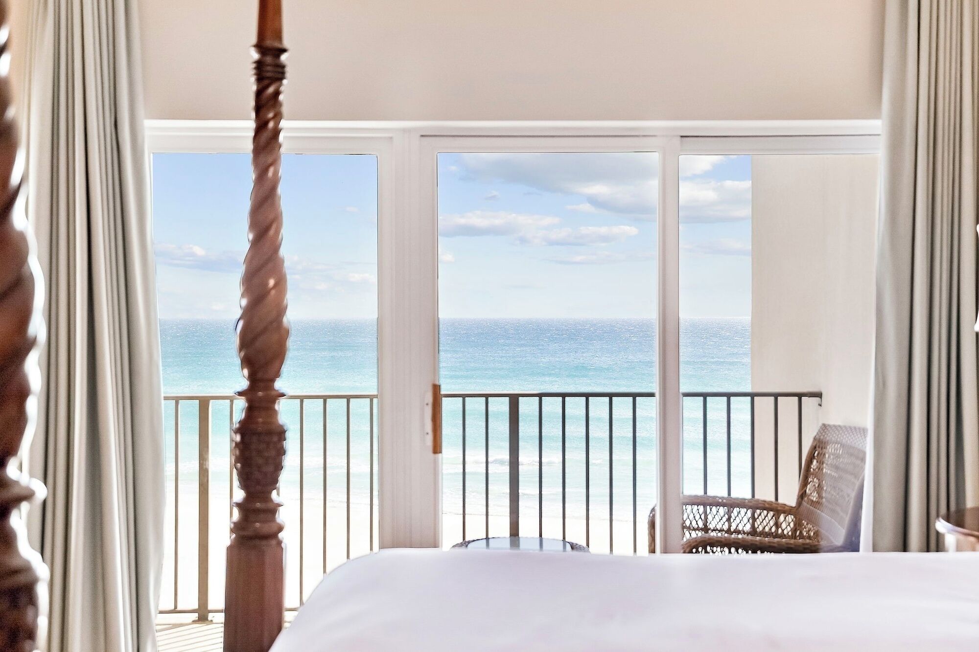 免费 WiFi、床单