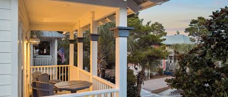 تناول الطعام بالخارج