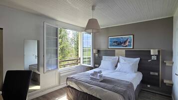 Quarto casal clássico, vista para o jardim | Wi-Fi de cortesia