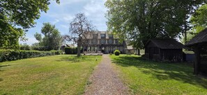 Front of property - LOGIS AUBERGE DES AULNETTES (Houlgate)
