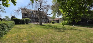 Front of property - LOGIS AUBERGE DES AULNETTES (Houlgate)