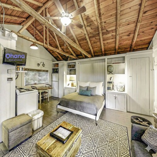 Sprucewold Beach House | Romantic Coastal Escape