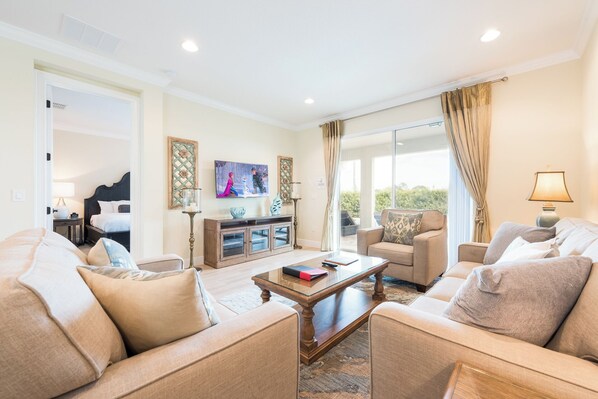 スマートテレビ、テレビゲーム、DVD プレーヤー、ミュージックライブラリ