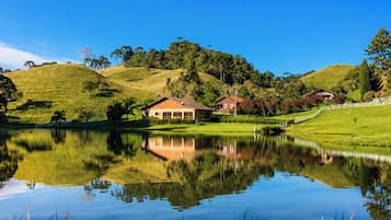Linda Casa em Estilo Germânico em Rancho Queimado - SC | Lake view