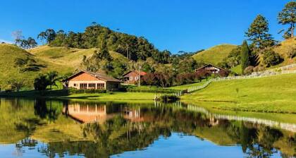 Linda Casa em Estilo Germânico em Rancho Queimado