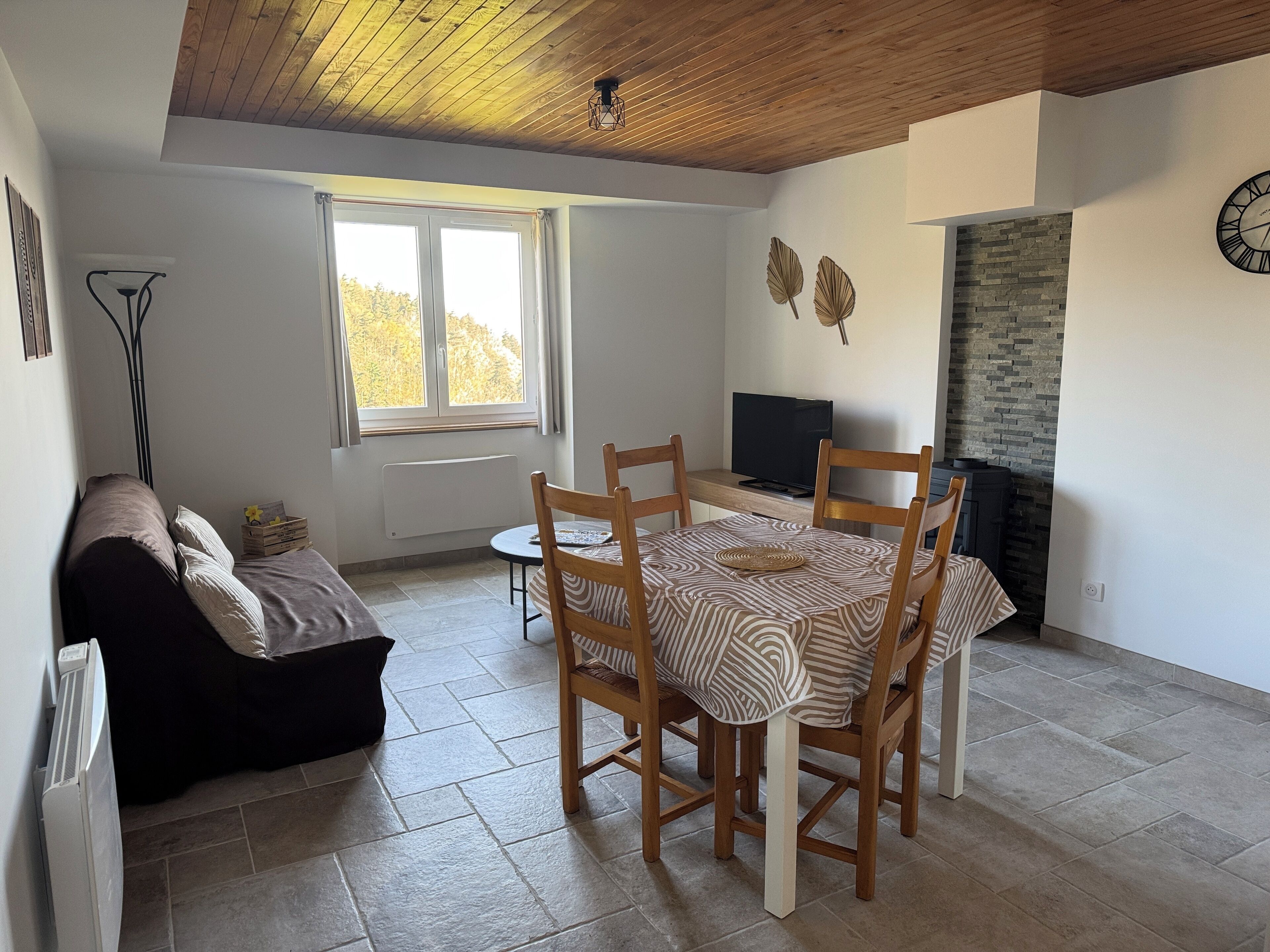 Televisie en een tafeltennistafel