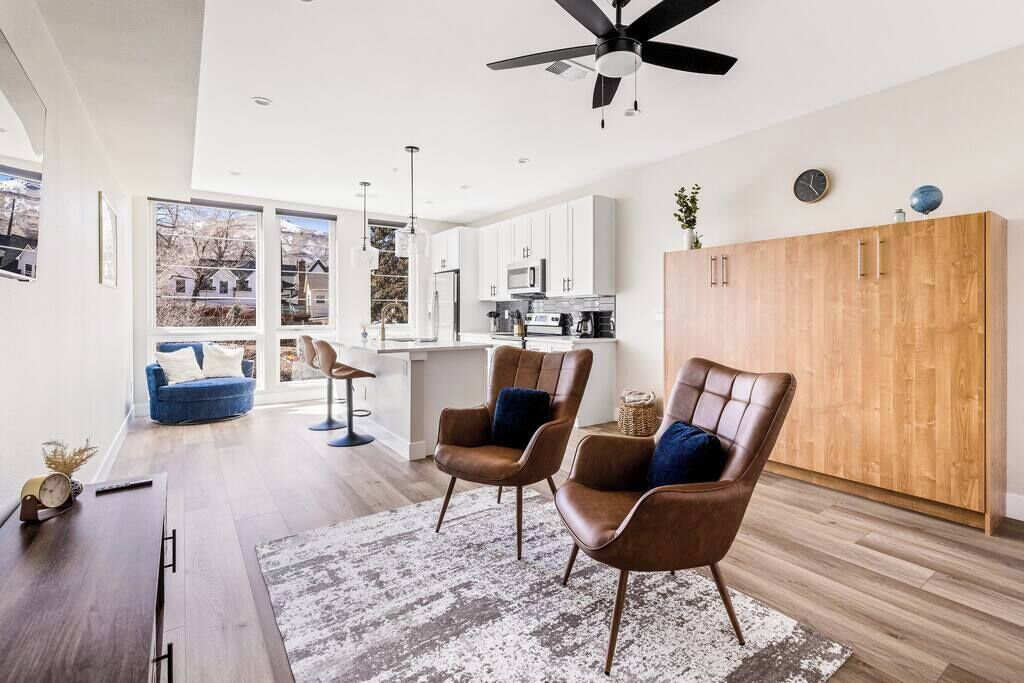 Kylskåp, mikrovågsugn, ugn och spishäll