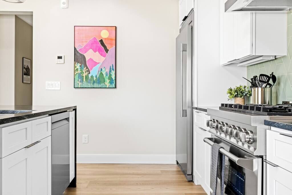 雪櫃、微波爐、焗爐、爐具