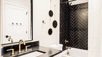 Doccia, asciugacapelli, asciugamani