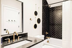 Shower, hair dryer, towels - The Golden House | 1 Block to Main St (Golden)