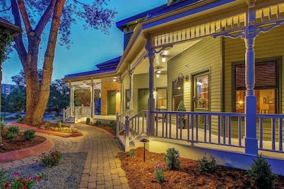 Pinky's Palace | Curtis Park Club Hotel | RiNo