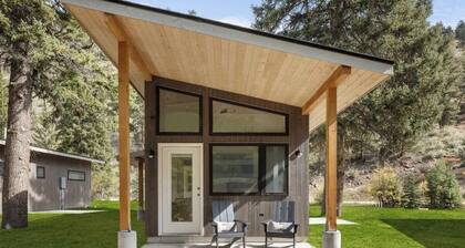 Modern Cabin Studio, Peaceful Nature Retreat
